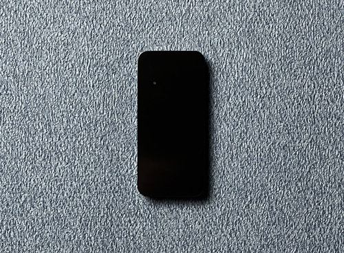 черный считыватель СКУД в офисном интерьере AXI2