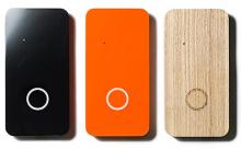 Считыватели с кнопками для БОЛИД. Три считывателя AXI3, черный, оранжевый и из натурального дерева, ясеня